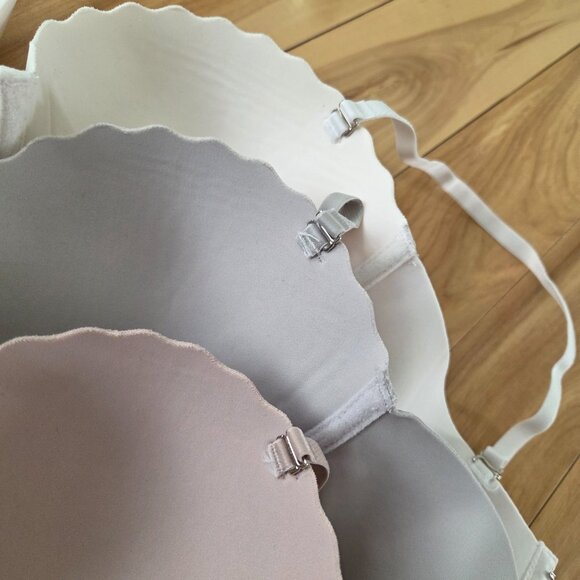 Set of 3 Tahari 34C foam bras - Picture 4 of 5